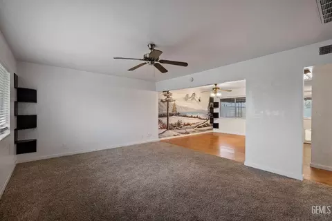 Living - 1106 State Ave, Shafter, CA 93263 photo 1 of 7