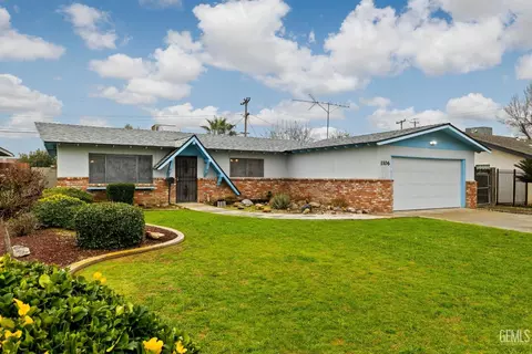 Exterior - 1106 State Ave, Shafter, CA 93263 photo 1 of 17