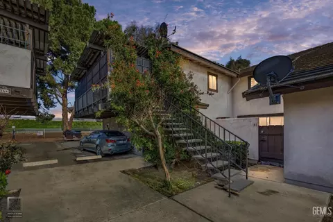 3333 El Encanto Ct #32, Bakersfield, CA 93301