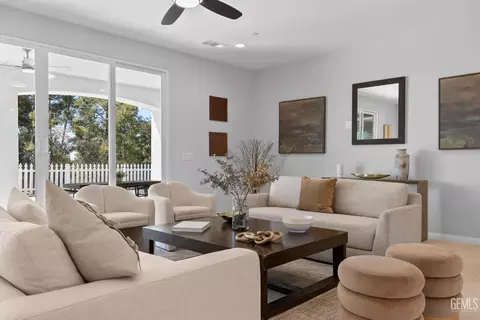 Living - 5804 Levanto St, Bakersfield, CA 93306 photo 2 of 3