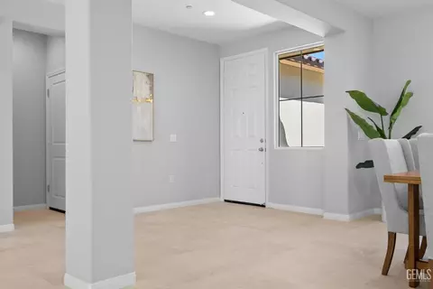 Entry Way - 5804 Levanto St, Bakersfield, CA 93306 photo 3 of 4