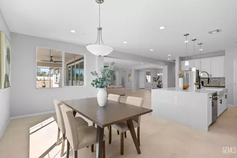 Dining - 5804 Levanto St, Bakersfield, CA 93306 photo 5 of 5