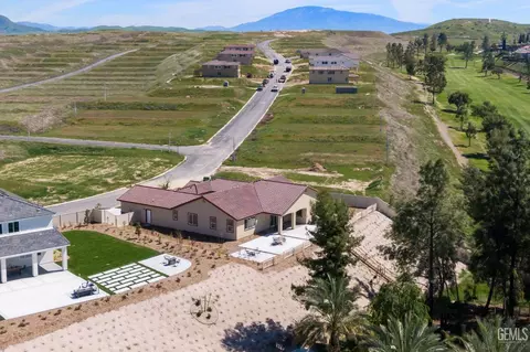 View/Area - 5804 Levanto St, Bakersfield, CA 93306 photo 2 of 6