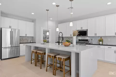 Kitchen - 5804 Levanto St, Bakersfield, CA 93306 photo 3 of 6