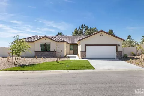 Exterior - 5804 Levanto St, Bakersfield, CA 93306 photo 3 of 11