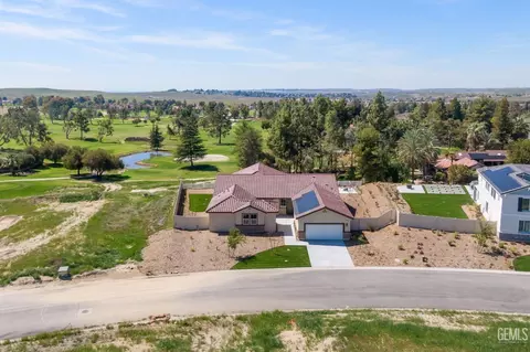 View/Area - 5804 Levanto St, Bakersfield, CA 93306 photo 4 of 6