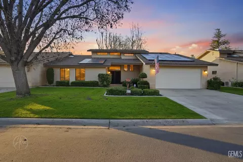 2200 El Portal Dr #34, Bakersfield, CA 93309