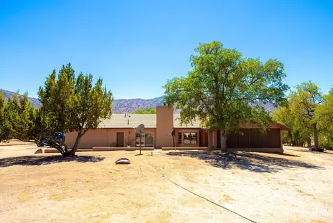 Exterior - 19211 Walker Basin Rd, Caliente, CA 93518 photo 9 of 16