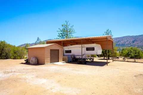 Exterior - 19211 Walker Basin Rd, Caliente, CA 93518 photo 12 of 16