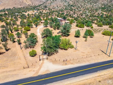 View/Area - 19211 Walker Basin Rd, Caliente, CA 93518 photo 4 of 12