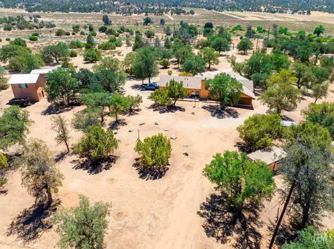 View/Area - 19211 Walker Basin Rd, Caliente, CA 93518 photo 7 of 12