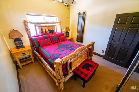 Bedroom - 19211 Walker Basin Rd, Caliente, CA 93518 photo 3 of 6