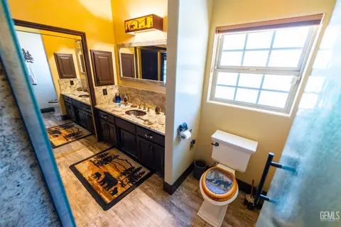 Bath - 19211 Walker Basin Rd, Caliente, CA 93518 photo 6 of 6