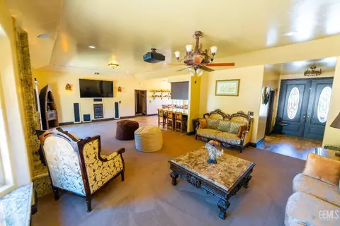 Living - 19211 Walker Basin Rd, Caliente, CA 93518 photo 1 of 2
