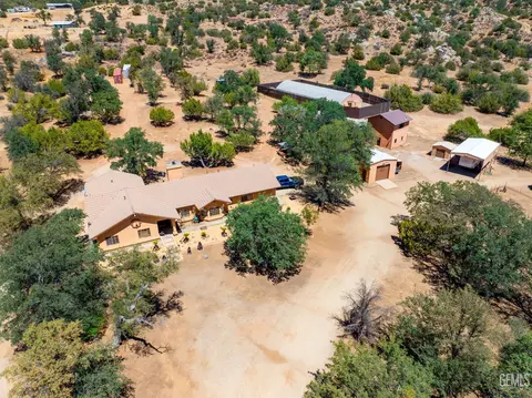 View/Area - 19211 Walker Basin Rd, Caliente, CA 93518 photo 9 of 12