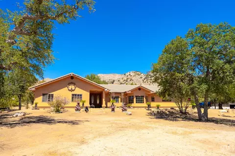 19211 Walker Basin Rd, Caliente, CA 93518