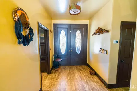 Entry Way - 19211 Walker Basin Rd, Caliente, CA 93518 photo 1 of 2