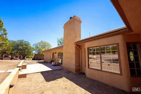 Exterior - 19211 Walker Basin Rd, Caliente, CA 93518 photo 7 of 16