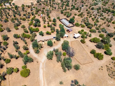 View/Area - 19211 Walker Basin Rd, Caliente, CA 93518 photo 1 of 12