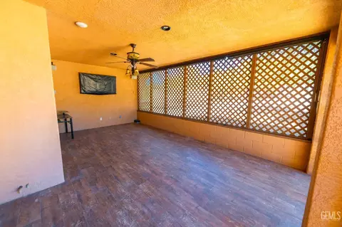 Exterior - 19211 Walker Basin Rd, Caliente, CA 93518 photo 6 of 16
