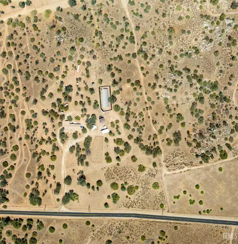 View/Area - 19211 Walker Basin Rd, Caliente, CA 93518 photo 10 of 12