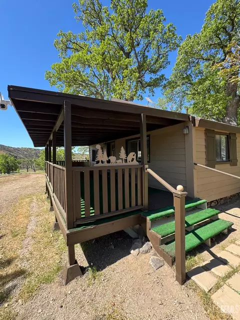 Exterior - 1 Maple Ave, Rosamond, CA 93560 photo 2 of 3