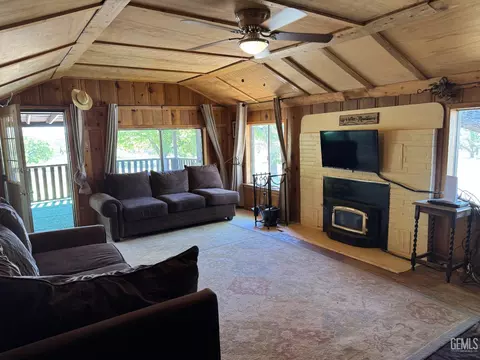 Living - 1 Maple Ave, Rosamond, CA 93560 photo 1 of 2