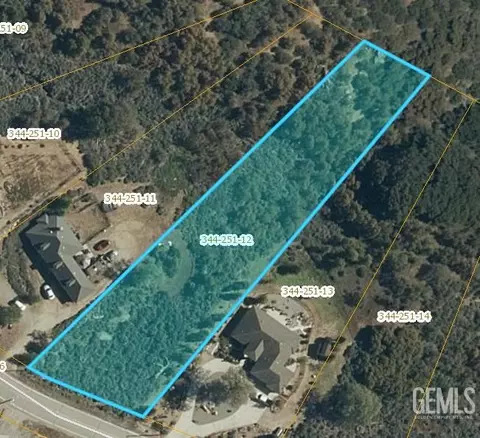 25160 Jacaranda Dr, Tehachapi, CA 93561