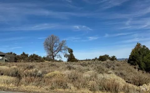 25160 Jacaranda Dr, Tehachapi, CA 93561 photo 4