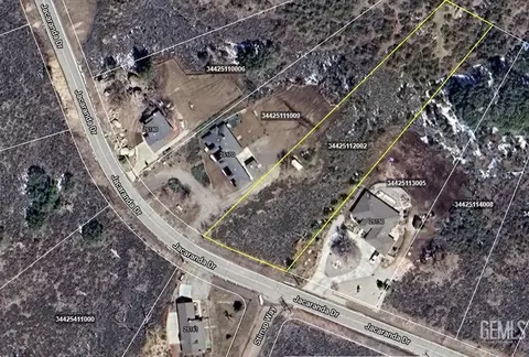 25160 Jacaranda Dr, Tehachapi, CA 93561 photo 8