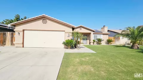 5020 Trabuco Canyon Dr, Bakersfield, CA 93307