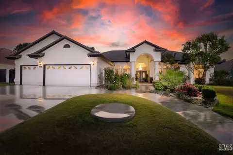 10505 Finchley Dr, Bakersfield, CA 93311