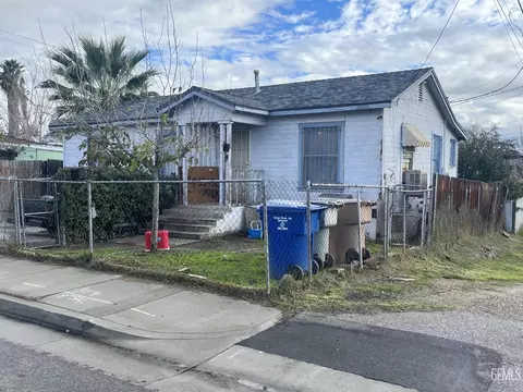 2119 Robinson St, Bakersfield, CA 93305