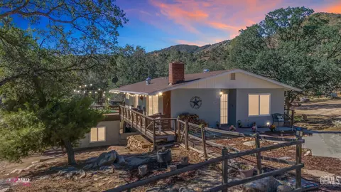 245 Mountain Shadow Dr, Wofford Heights, CA 93285