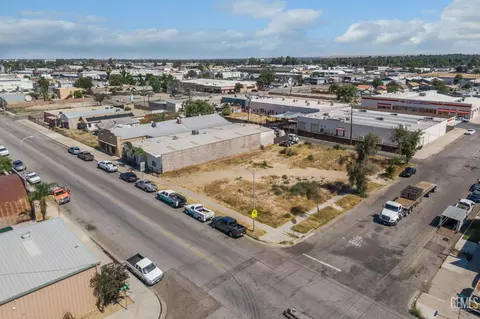 426 E 18th 600 Tulare St, Bakersfield, CA 93305 photo 3