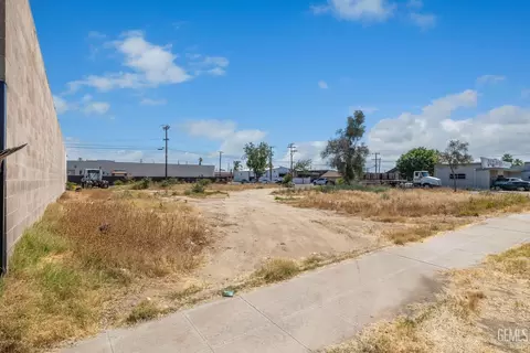 426 E 18th 600 Tulare St, Bakersfield, CA 93305 photo 11