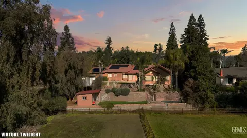 915 S Strathmore Ave, Lindsay, CA 93247