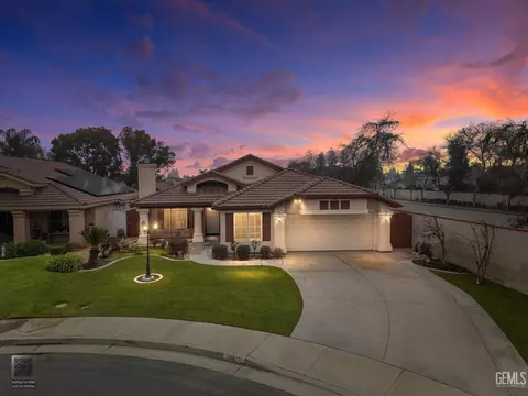 10423 Crandon Park Dr, Bakersfield, CA 93312