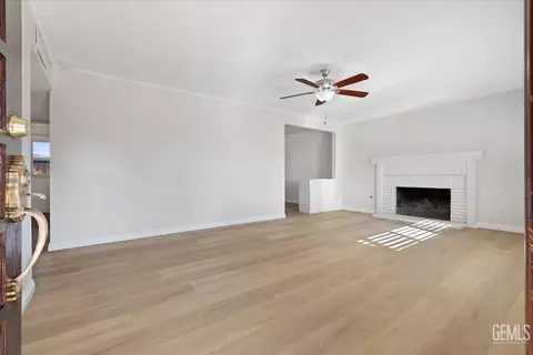 Living - 2204 9th St, Wasco, CA 93280 photo 1 of 3