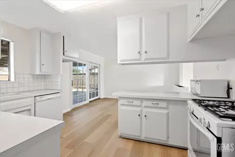 Kitchen - 2204 9th St, Wasco, CA 93280 photo 3 of 3