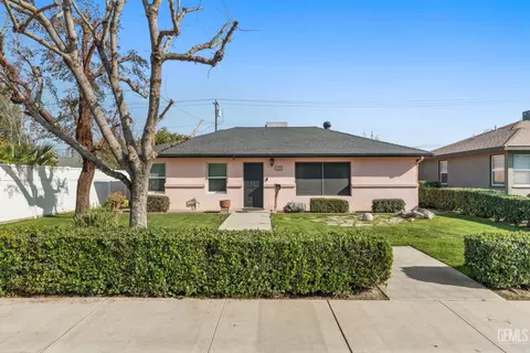 210 Cypress St, Bakersfield, CA 93304