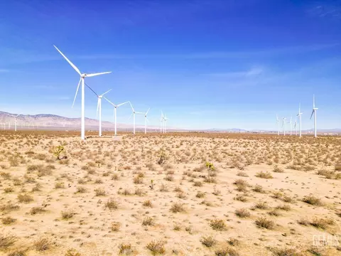 3900 Sunset Ave, Mojave, CA 93501