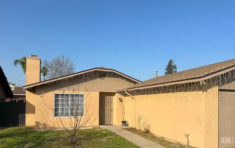 1916 Magdelena Ave, Bakersfield, CA 93307