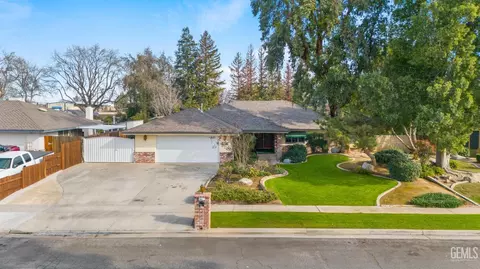 6918 Crestwood St, Bakersfield, CA 93308