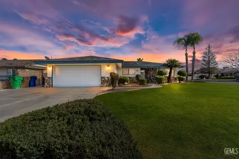 3100 Woodstown St, Bakersfield, CA 93312