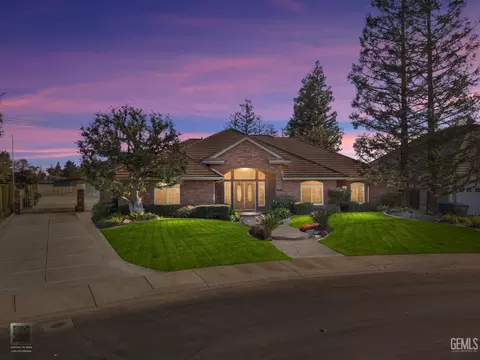 6728 Iron Oak Dr, Bakersfield, CA 93312