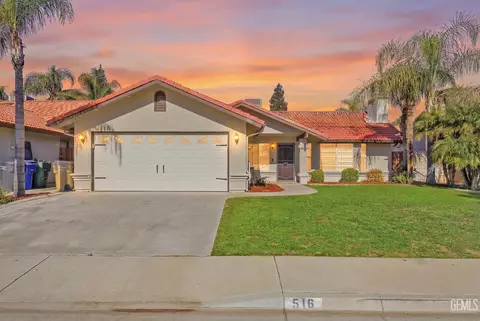 516 Sun Rose Ave, Bakersfield, CA 93308