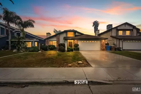 2204 Kelso Peak Ave, Bakersfield, CA 93304