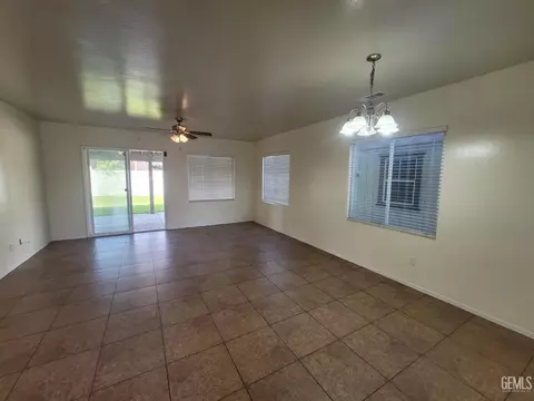 1316 Tesoro Dr, Arvin, CA 93203 photo 10