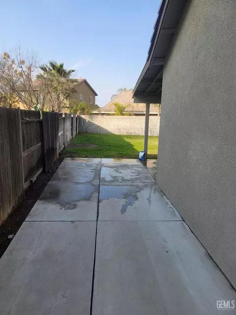 1316 Tesoro Dr, Arvin, CA 93203 photo 6